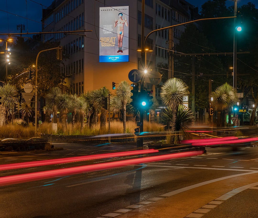 amazon_duesseldorf_mega-vision-graf-adolf-strasse-stresemannplatz_09-2