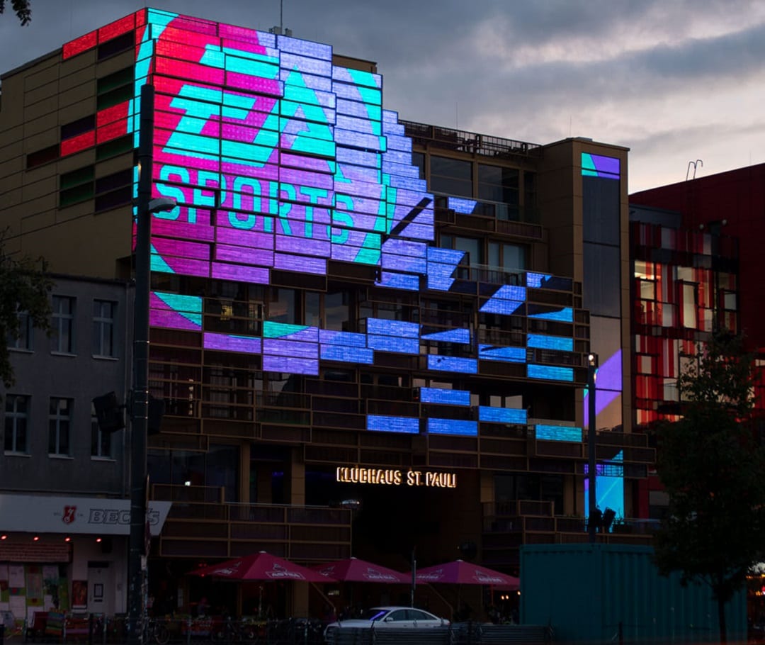 ea-games_hamburg_super-motion-medienfassade-st-pauli_003-1