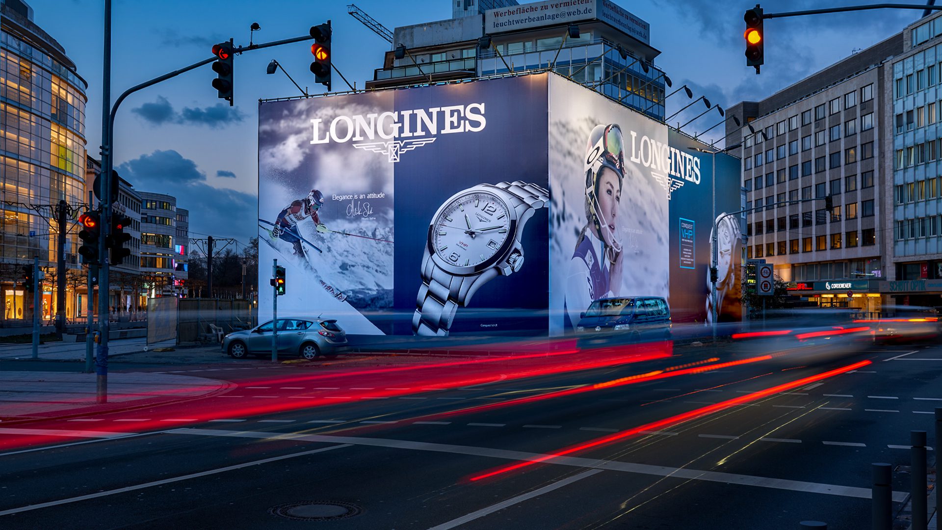 Longines Werbekampagne am Düsseldorfer Kö Bogen