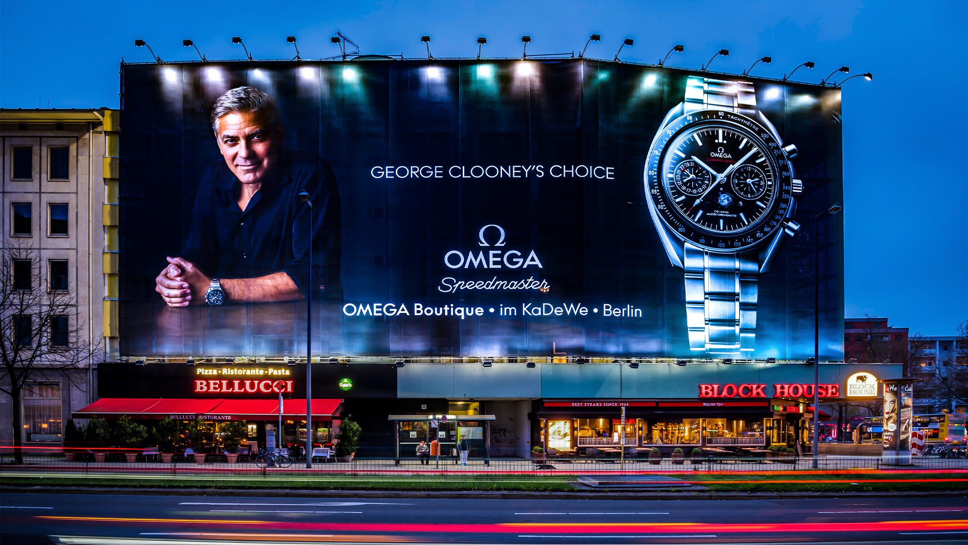 Omega Werbekampagne im Berliner Zentrum