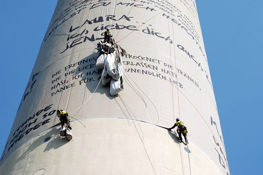 Verhüllung des Berliner Fernsehturms