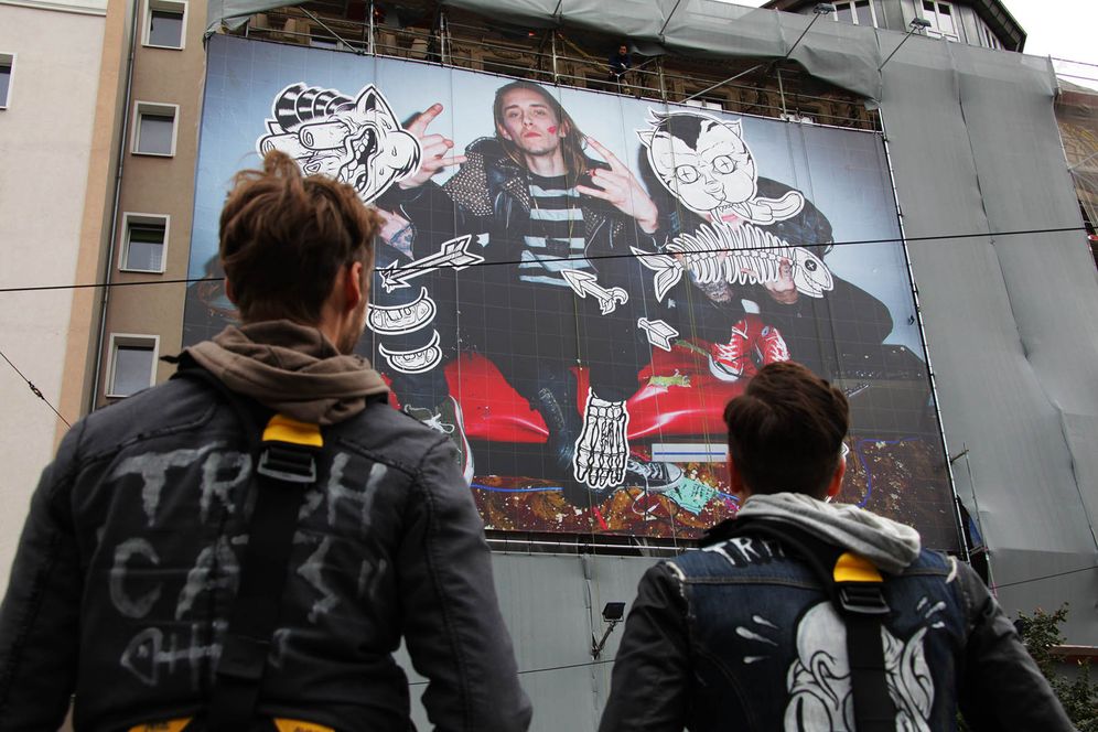 Sonderumsetzung von Converse Riesenposter