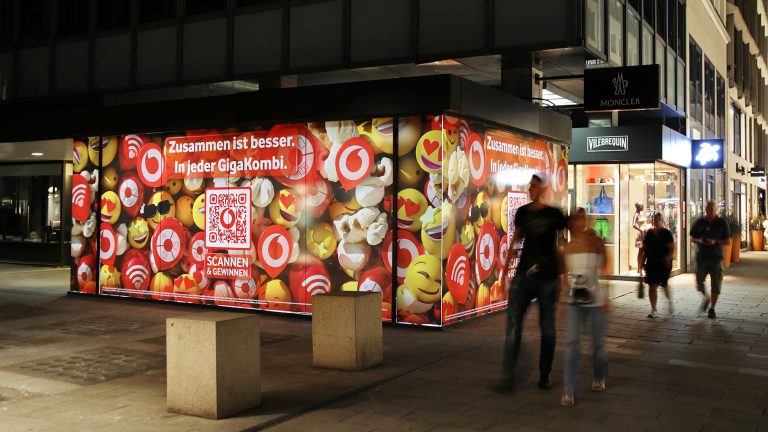 Vodafones GigaKombi-Kampagne wird auf Riesenpostern zum Augmented Reality-Erlebnis