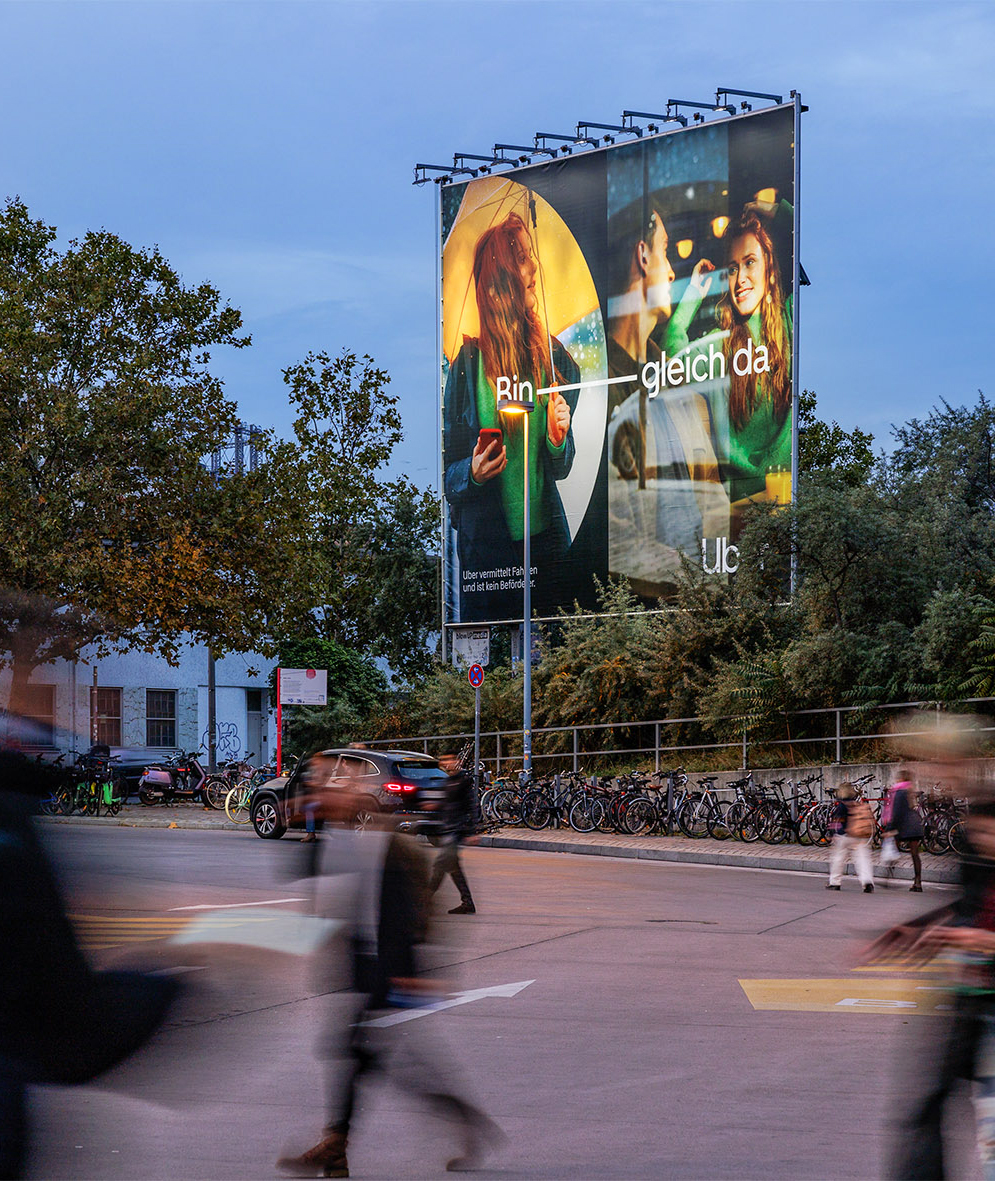 uber_berlin_bahnhof-berlin-suedkreuz_004_grey-with-image