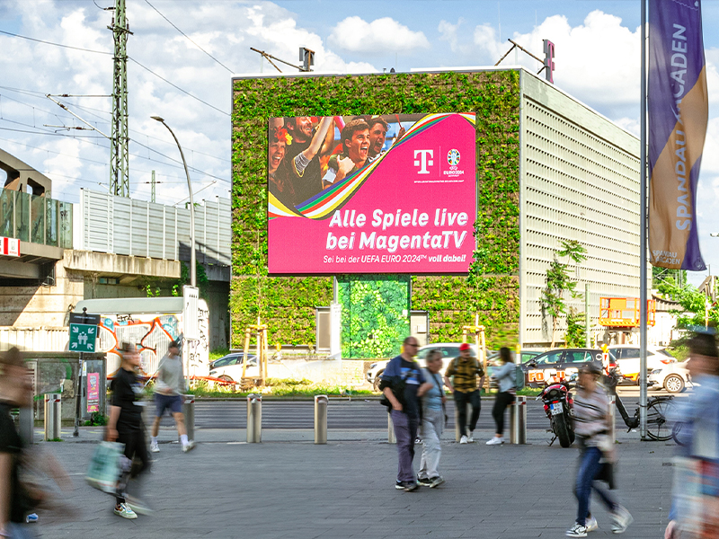 telecom_berlin_the-green-digital-west-side_container-with-image