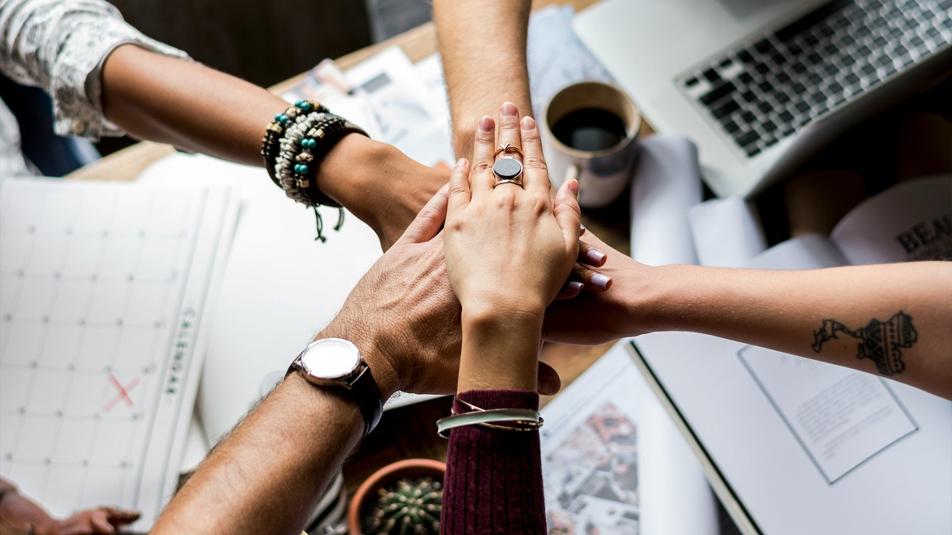 hero-blog_social-team