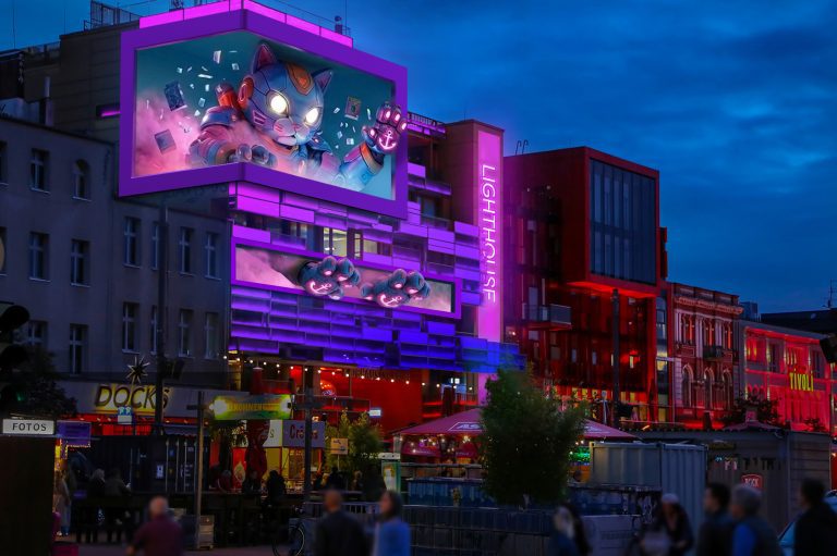 London hat Piccadilly Lights. Hamburg bekommt The Lighthouse: Ströer und blowUP media launchen Deutschlands ersten Immersive-DOOH-Screen